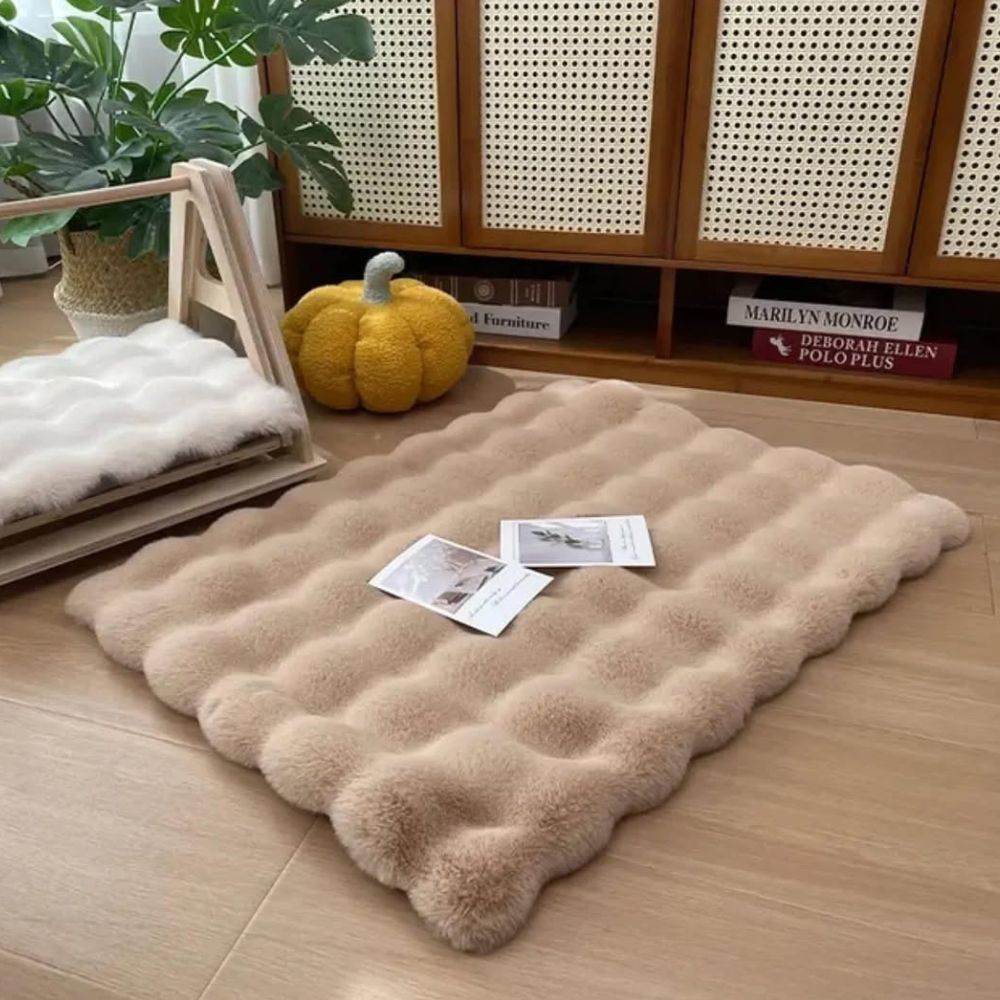 Plush Faux Fur Pet Mat – Non-Slip Microfiber Dog & Cat Bed, Machine Washable