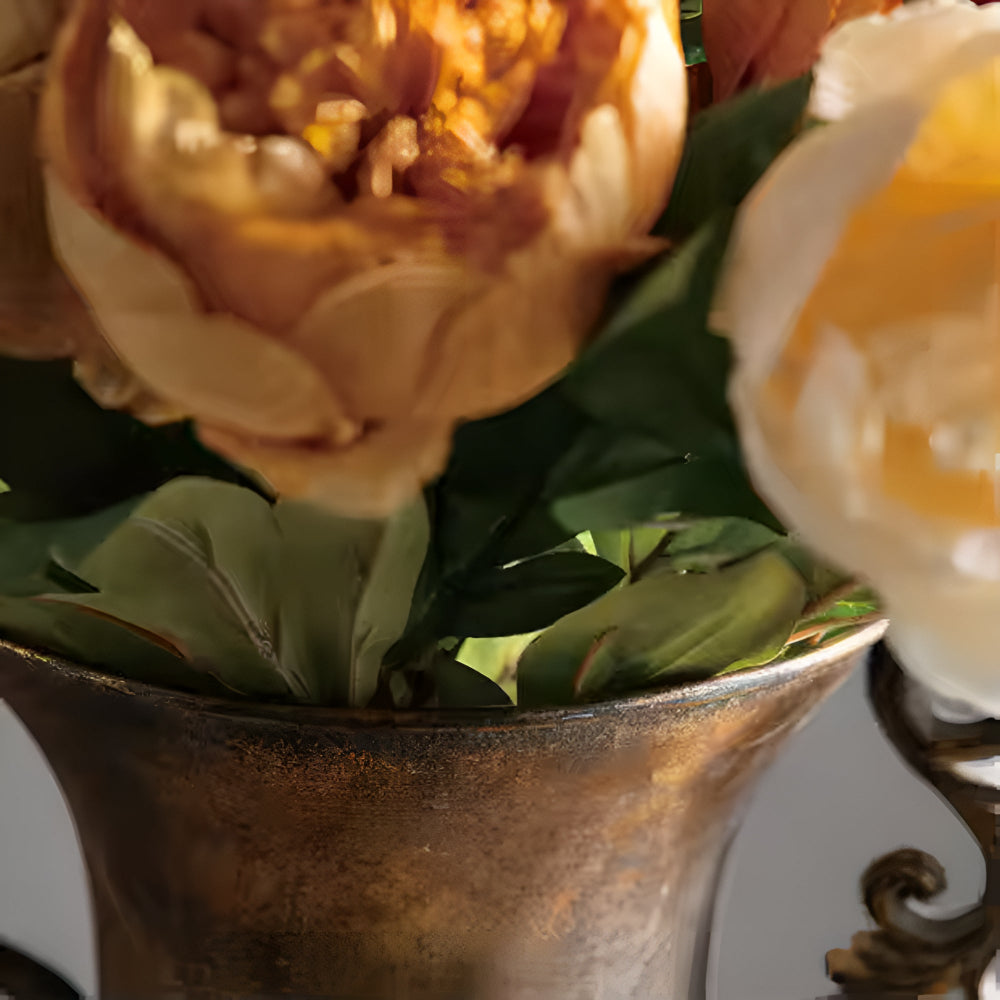 Royal Antique Charm Vase - Vintage Style Gold Metal Flower