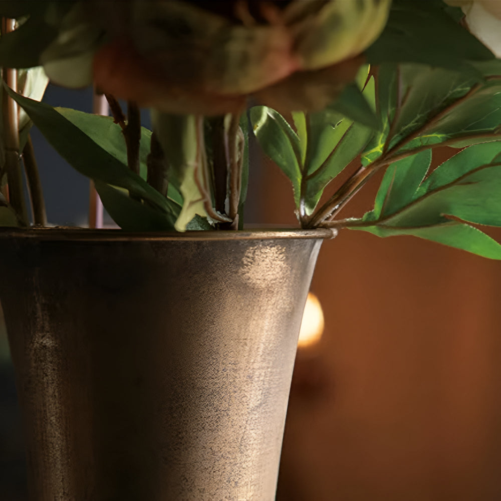 Royal Antique Charm Vase - Vintage Style Gold Metal Flower